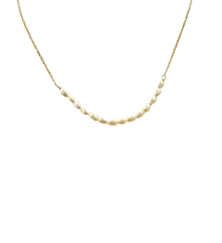 The Pearl Subtle Smile Gold Necklace